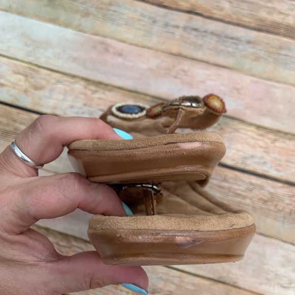 Minnetonka Beaded Sandals - Picture 5 of 6